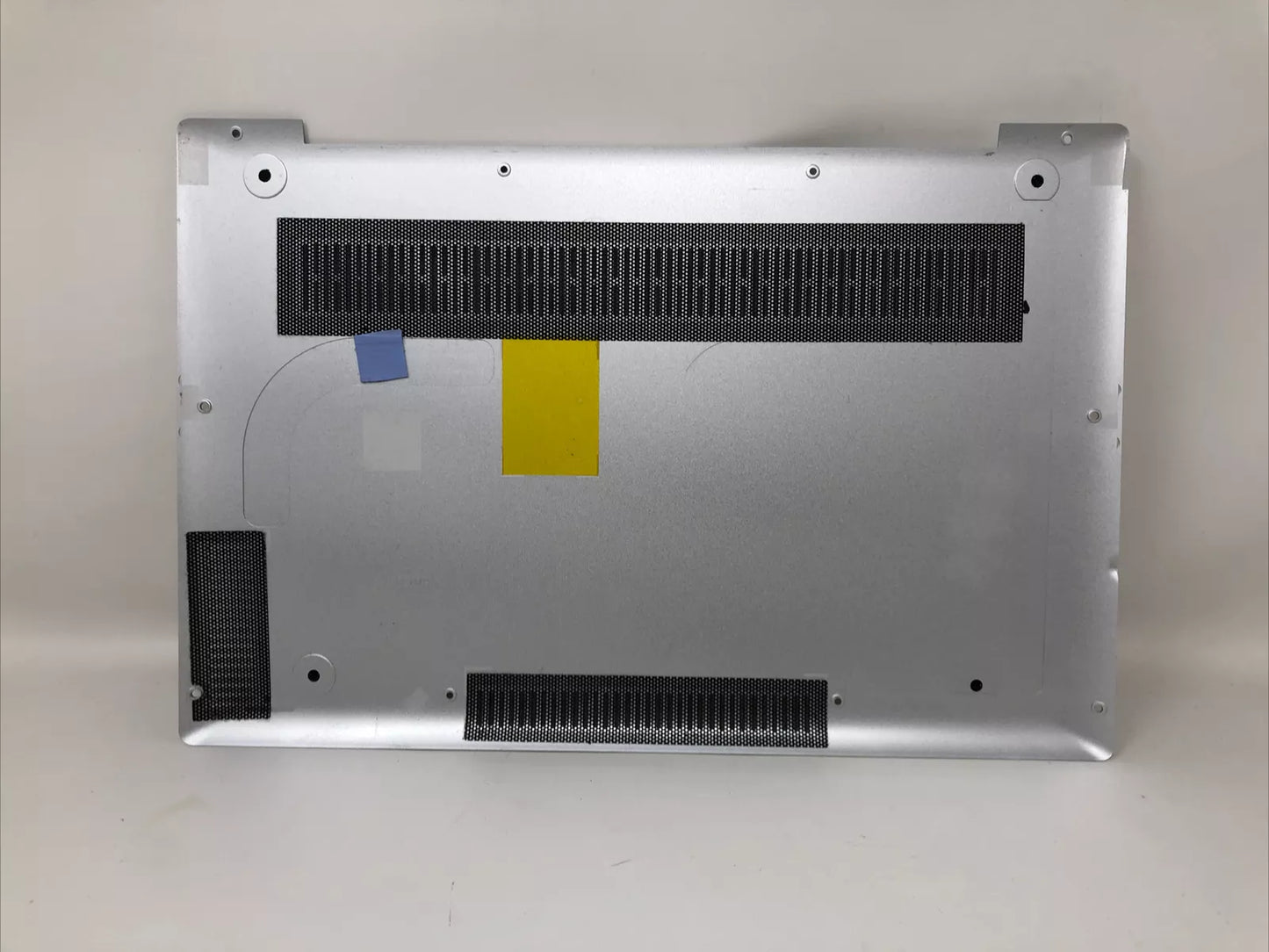 GeoBook 3Si , Backcover  with rubber feet attached