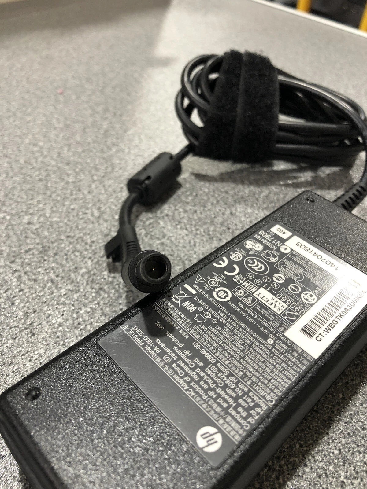 Genuine HP 608428-002 608428-003 463955-001 608428-001 Charger Adapter 19V 4.74A