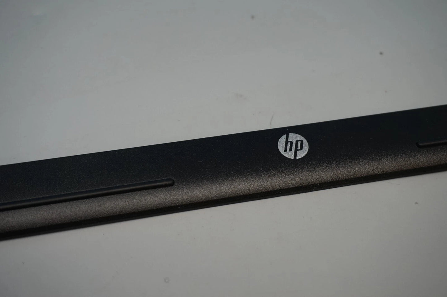 HP 255 GENUINE REPLACEMENT SCREEN BEZEL PLASTICS SURROUND TRIM