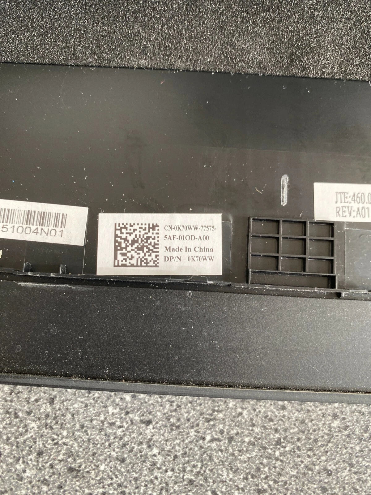 Dell Latitude 3470 upper lid assembly inc bezel and cables PN 0W5YXG