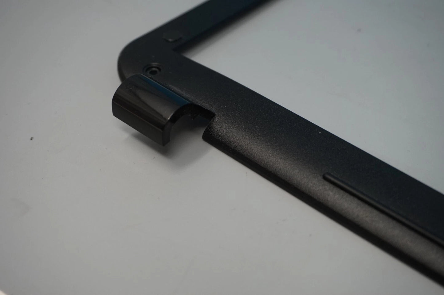 HP 255 GENUINE REPLACEMENT SCREEN BEZEL PLASTICS SURROUND TRIM